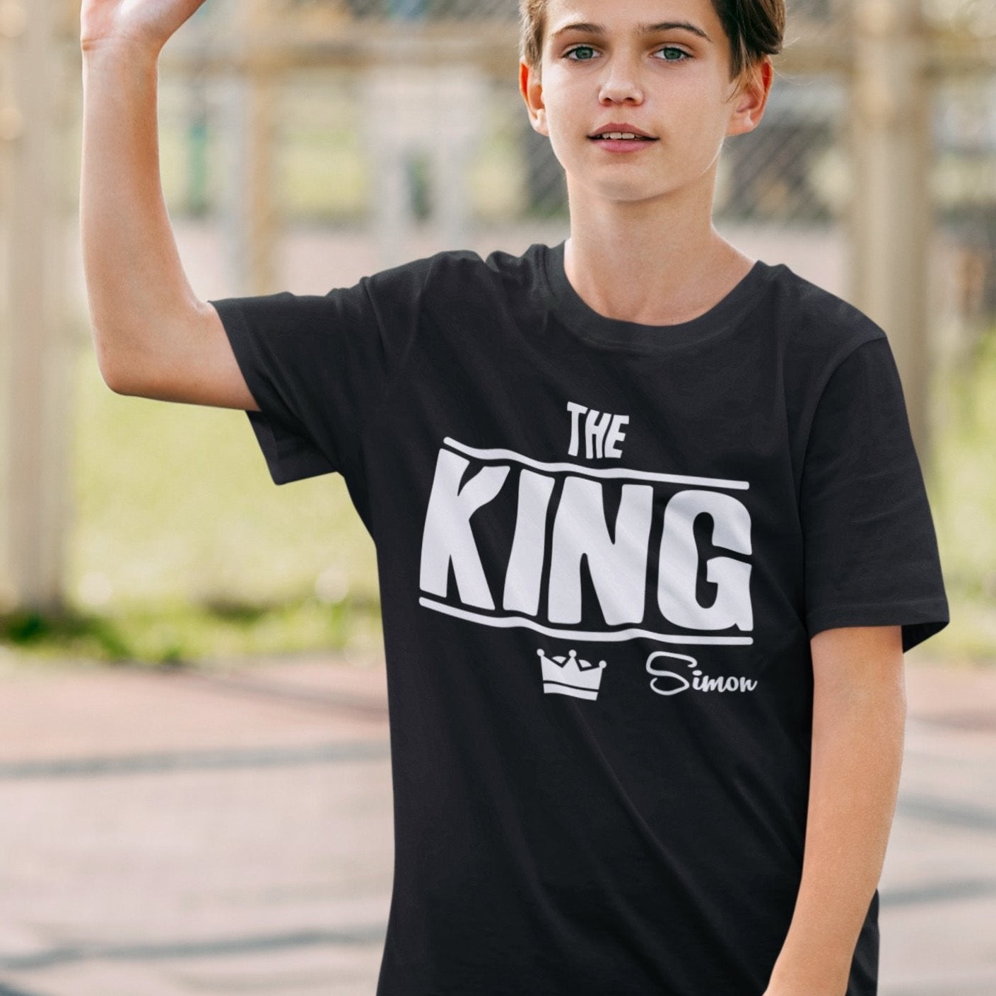 schwarzes Jungs tshirt mit name bedrucken lassen Geschenkidee für jungs