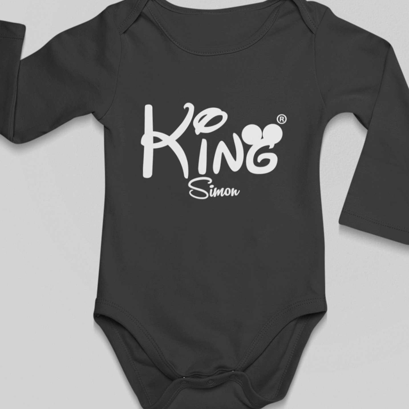 baby body schwarzer Strampler mit namen king geschenkidee babyshower kidsfashion black baby body