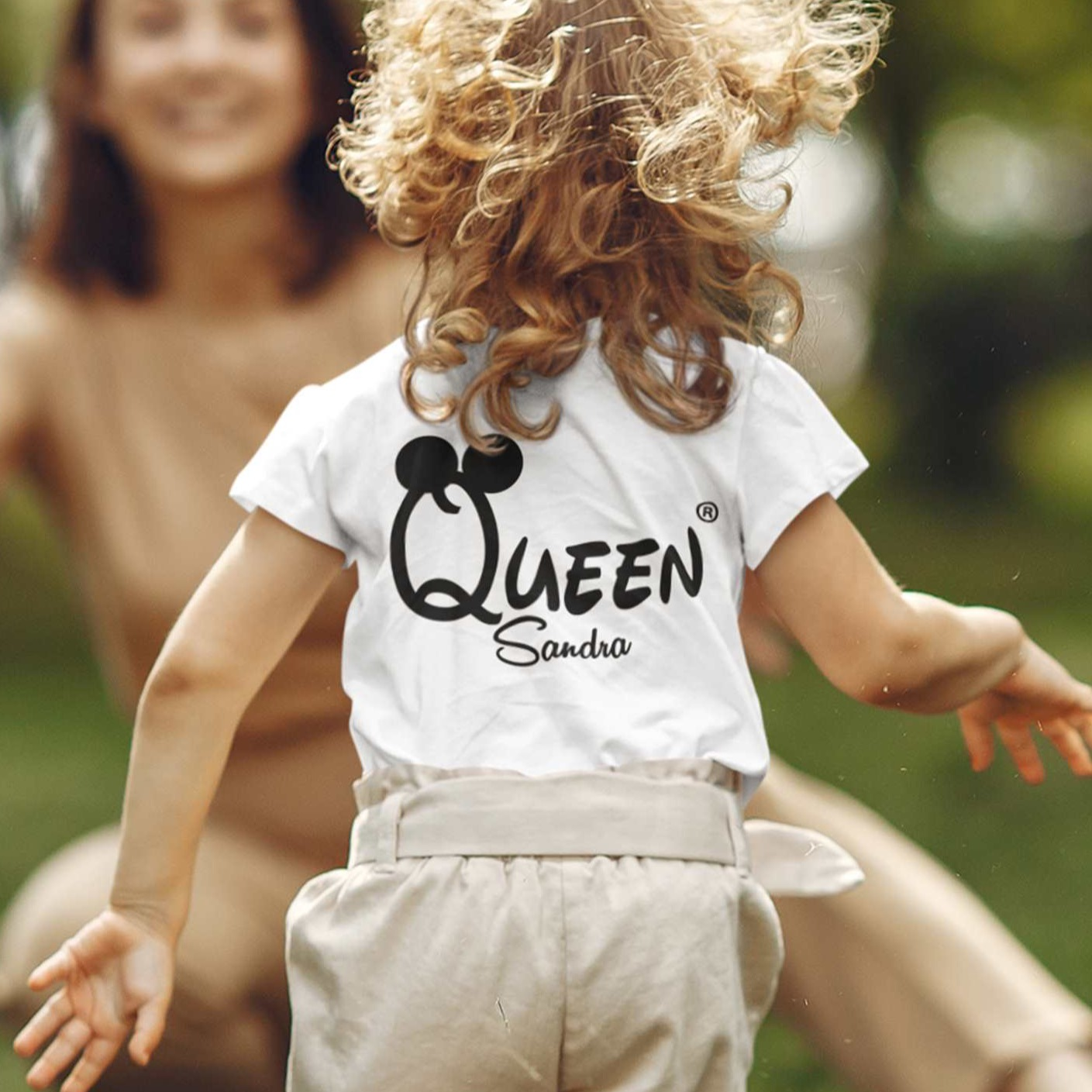 kinder t-shirt mit name bedrucken queen shirt custom design selbst gestalten weiss babyfashion